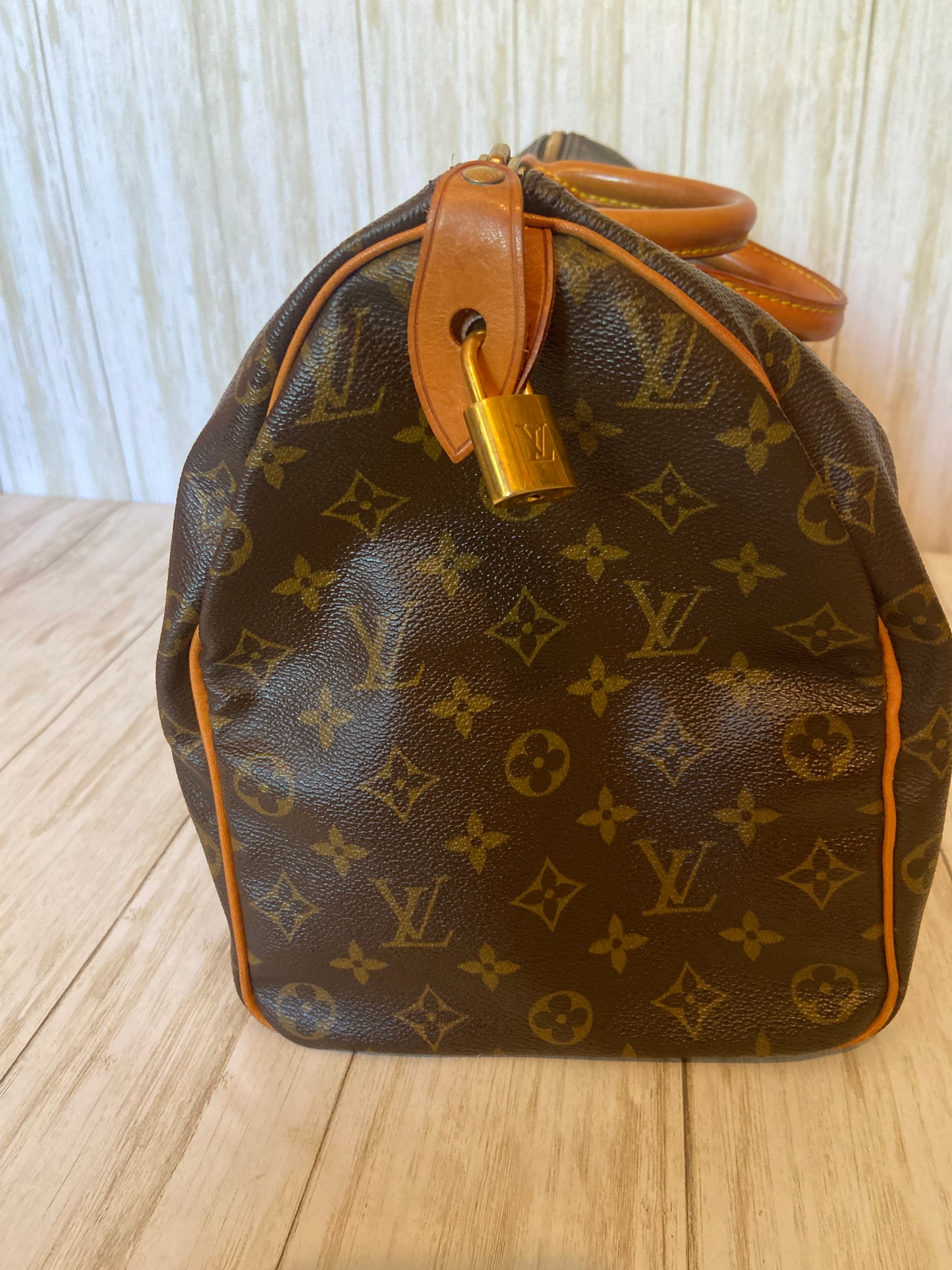 Louis Vuitton Monogram Speedy 40