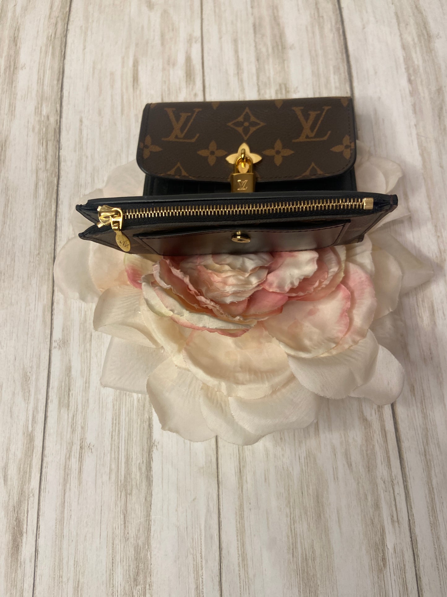 LOUIS VUITTON FLOWER LOCK WALLET