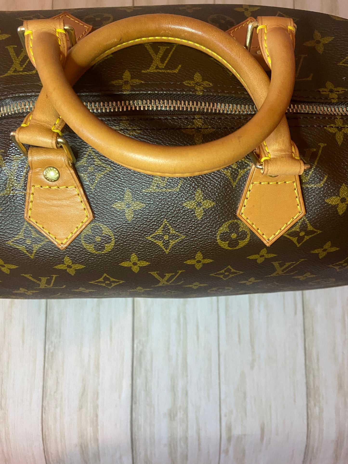 Louis Vuitton Monogram Speedy 40