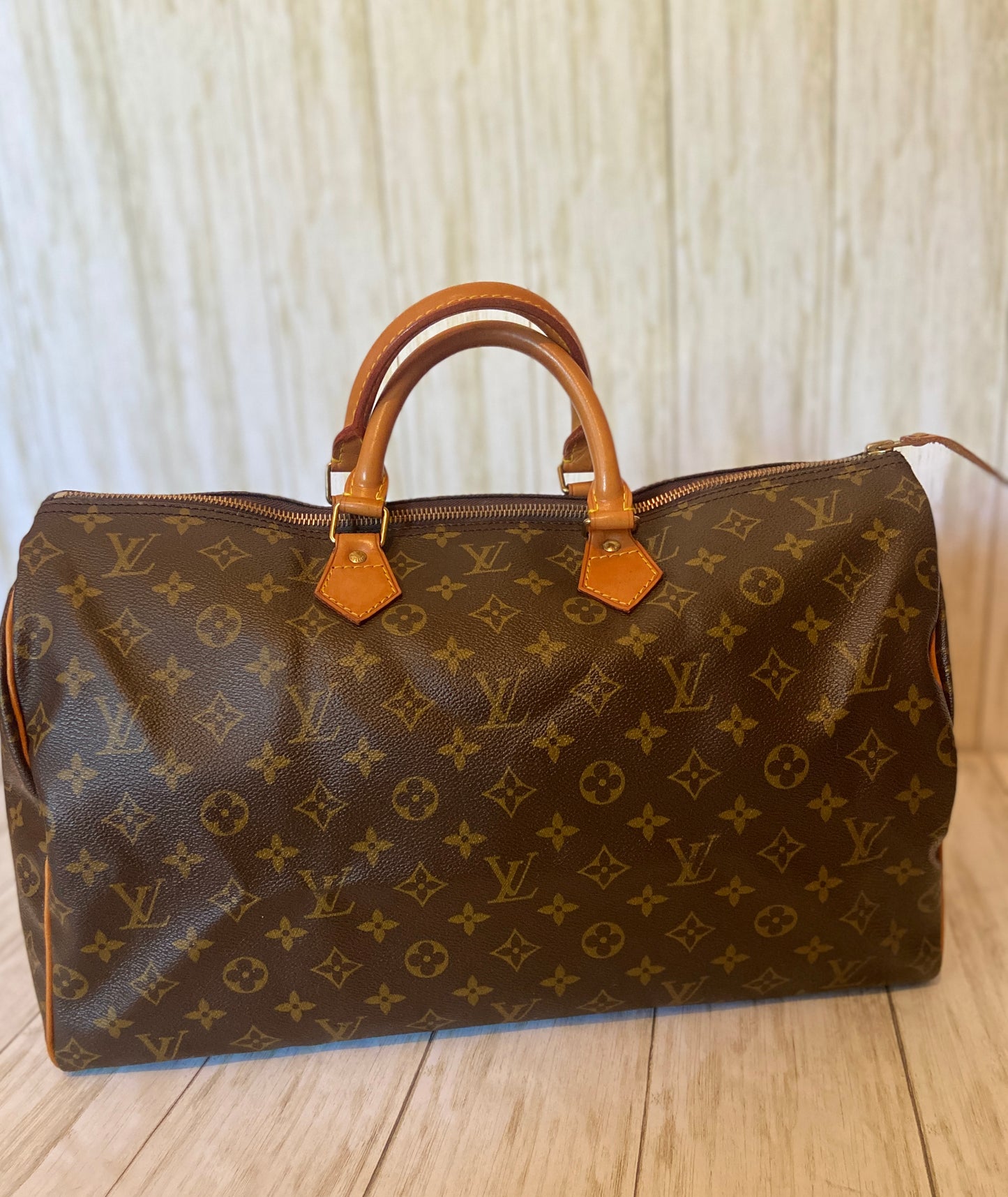 Louis Vuitton Monogram Speedy 40